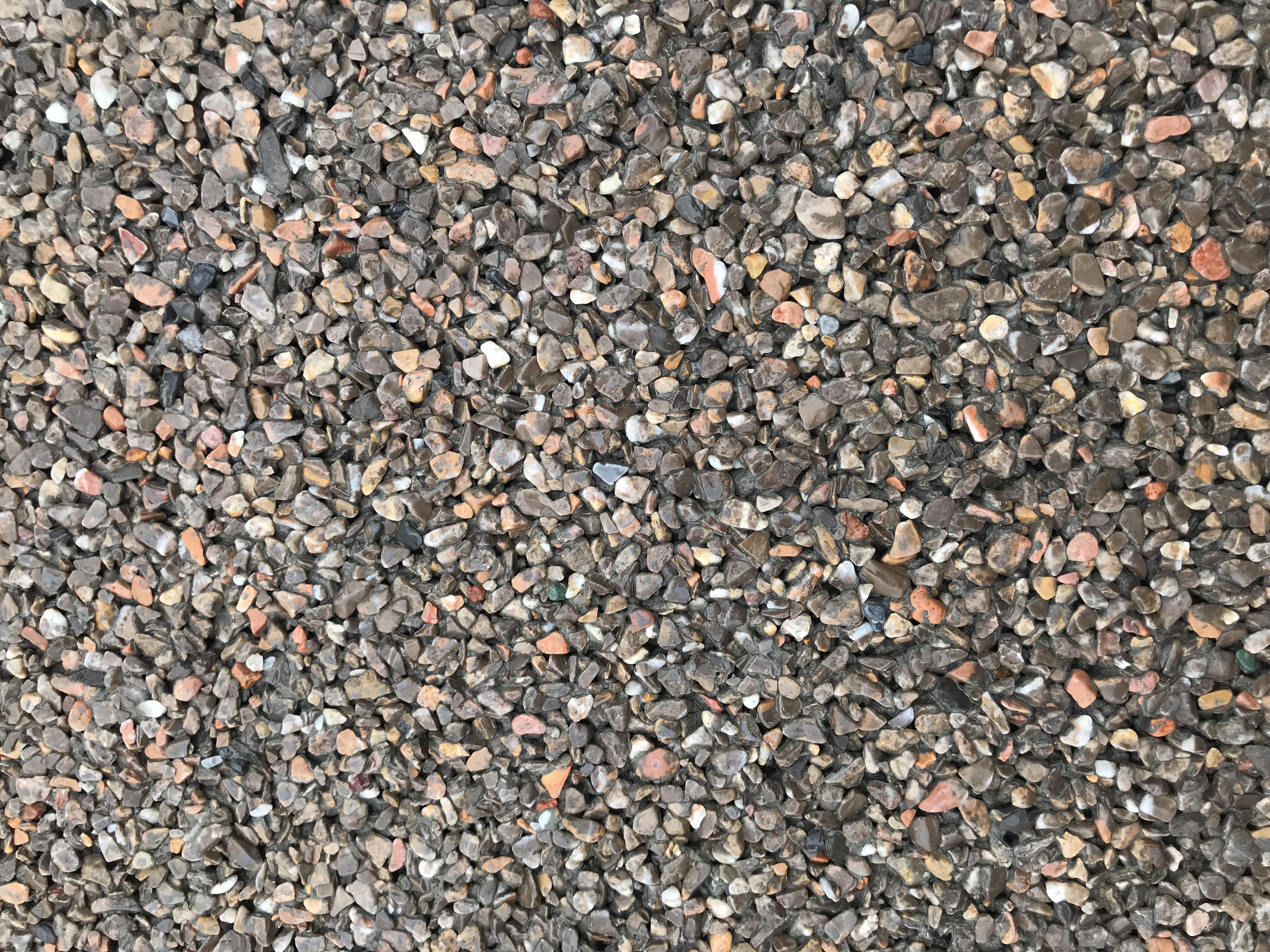 膠粘石