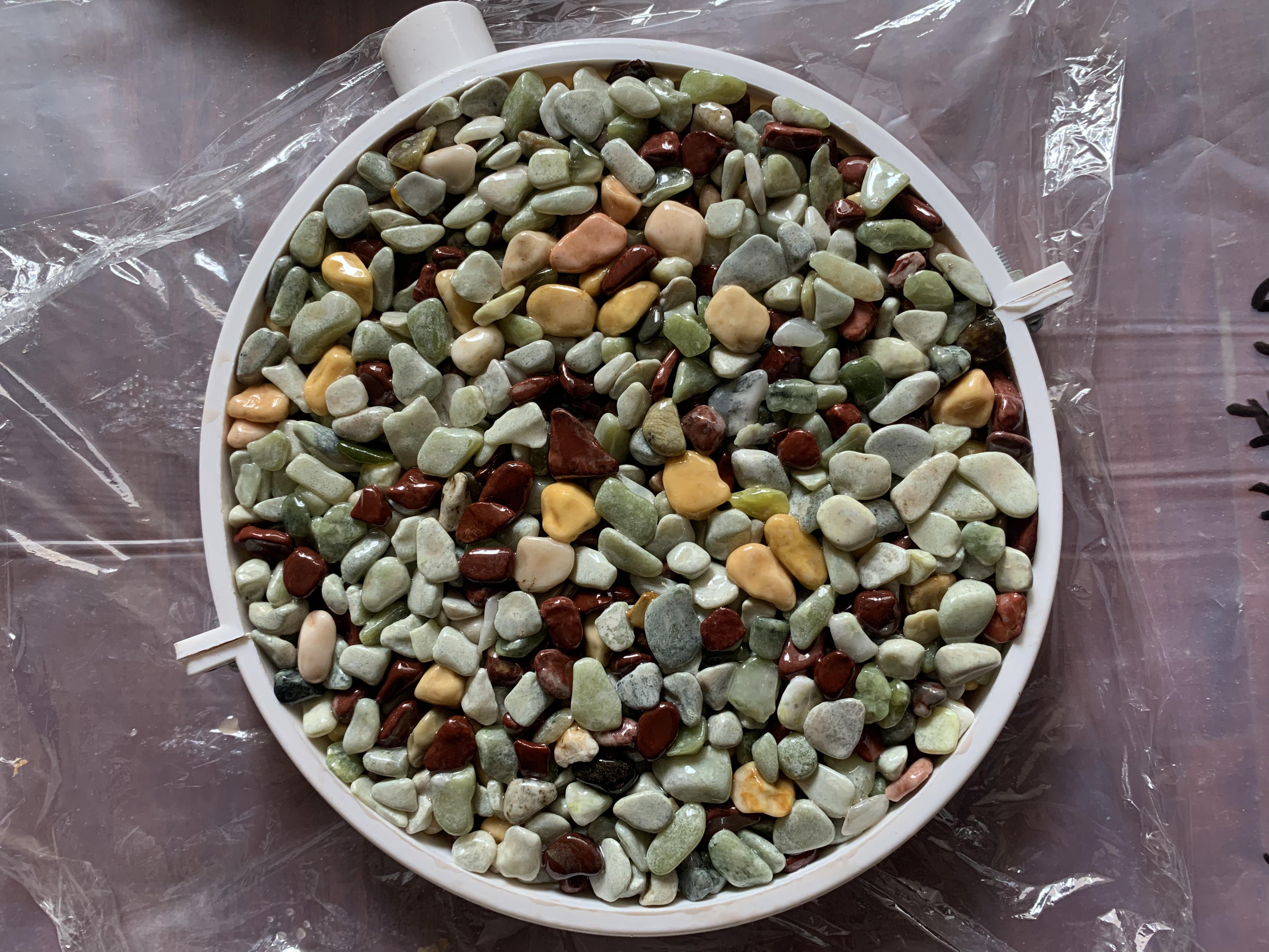 膠粘石
