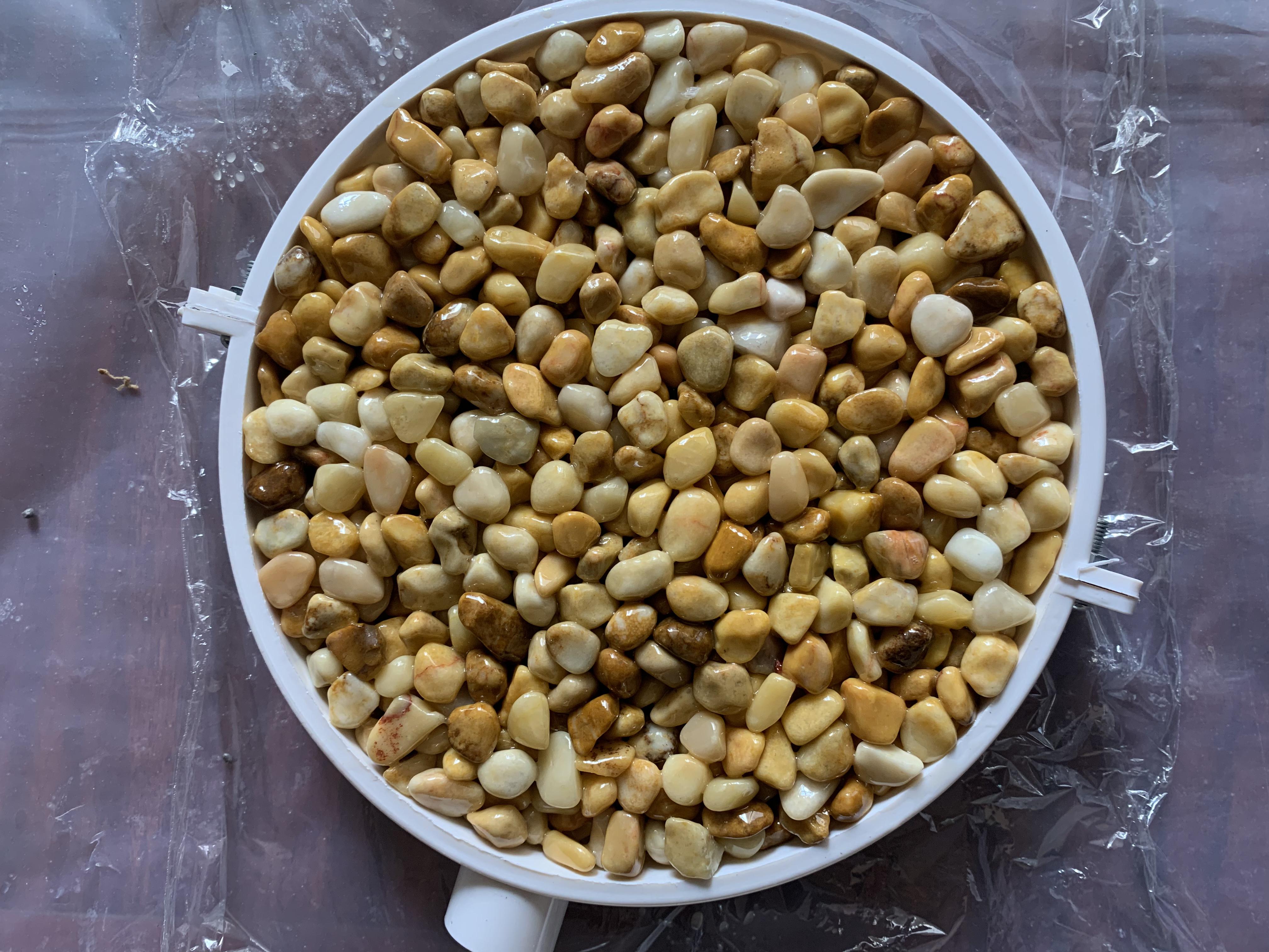 膠粘石